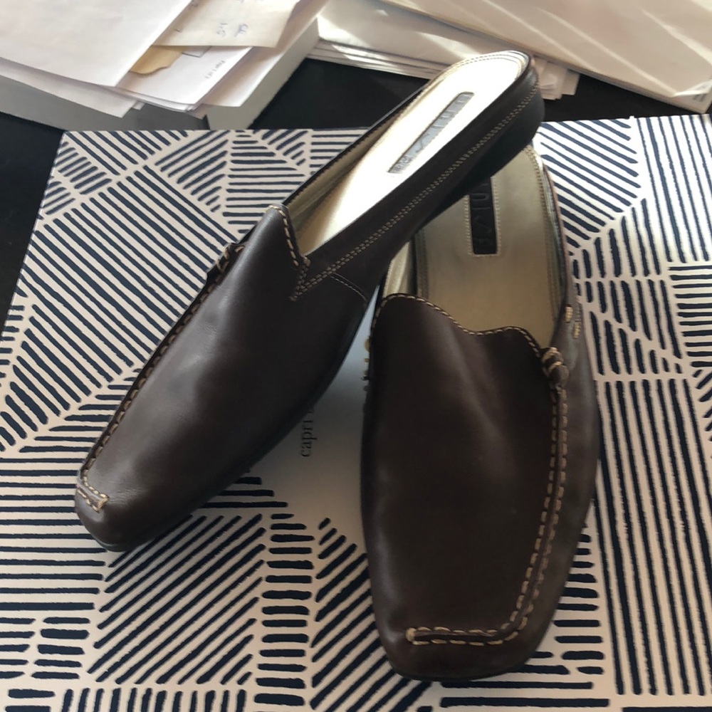 Tunis’s brown leather driving mule. Size 8.5